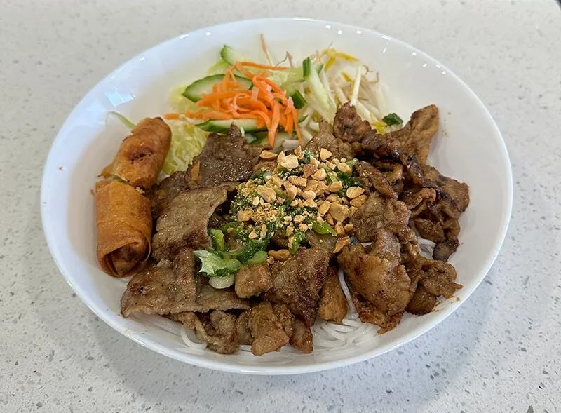 Bun 4 Mau - 4 Color - Contains Peanuts